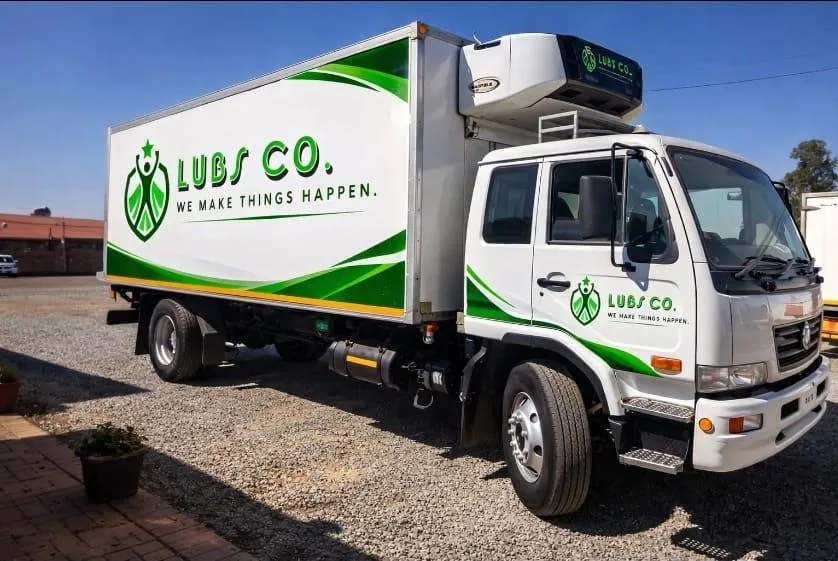 Tracteur dans un champ